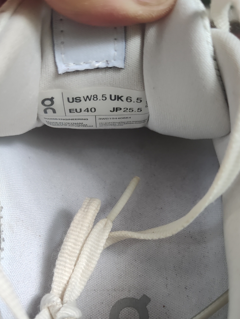 On Cloud Cloudsurfer 7 Women’s Size 8.5 White/Frost Running Sneakers - Picture 10 of 11